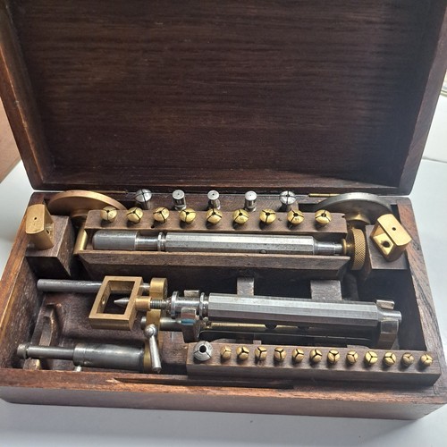 Horlogerie ancien tour - ancien, a