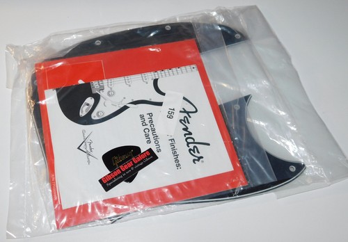 Fender mustang bass - mustang, pickguard