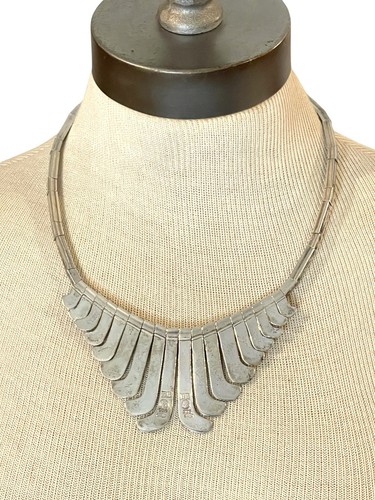 Collana con ciondolo ventaglio