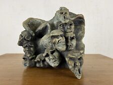 Scultura mano faccia esoterica