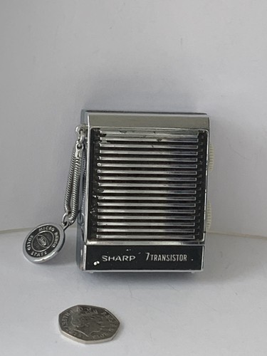 Vintage sharp transistor - 7-transistor, ￼