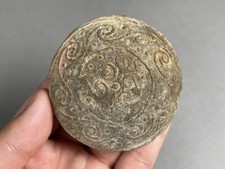 Antica campana in ceramica dinastia Han dagli Stati Combattenti cinesi 陶鈴 卷草紋 suono 2000 anni