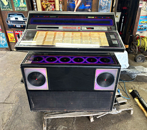 Rock ola model - model, jukebox