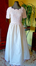 ABITO DA SPOSA VINTAGE IN RASATELLO E PIZZO RICAMATO MARCA ROBELLA SPOSE N° 15