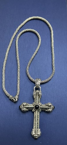 Bellissimo ciondolo croce