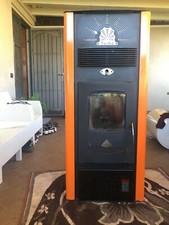 Stufa a pellet Prisma usata non di frequente, con 5 livelli di riscaldameno