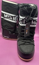 NWT The Original Moon Boot