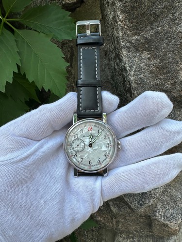 Mechanical wristwatch molnija - mechanical,