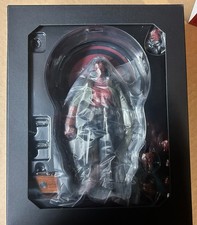 Hellboy 2019 mezco - hellboy, one:12