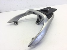 MANIGLIONE E STAFFA SUPPORTO PIASTRA BAULETTO PIAGGIO BEVERLY 200 2001 2003