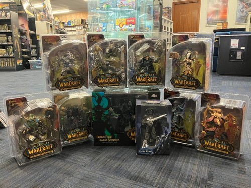 Figurine merchandise world - merchandise,