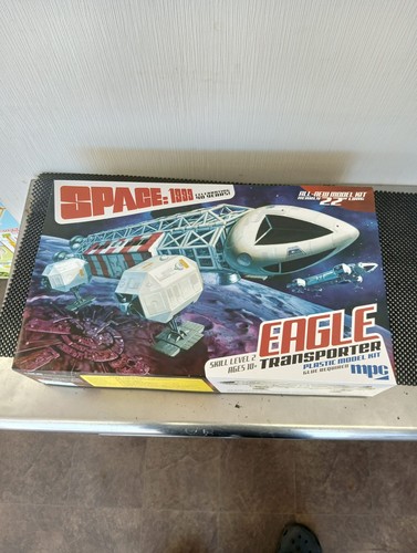 Space 1999 eagle transporter - 1999,
