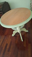 Tavolino tondo basso stile shabby in legno verde salvia