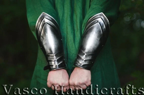 Coppia braccetti medievali - coppia,