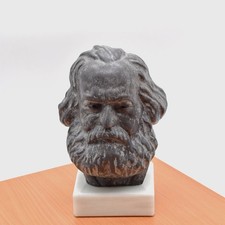 Busto di Karl Marx di Holger
