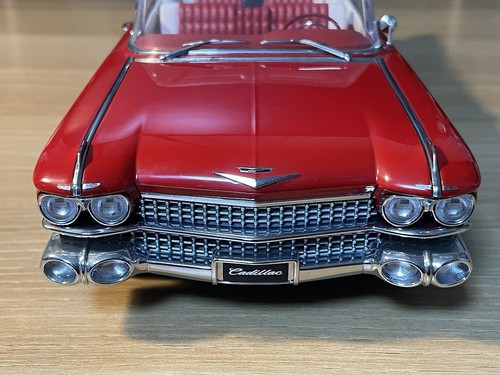 Autoart cadillac serie 62 - 1:18,