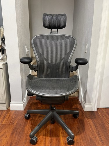 Herman miller aeron - chair, size
