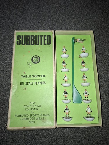 Subbuteo queens park - park, ref