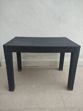 TAVOLINO BASSO IN PLASTICA