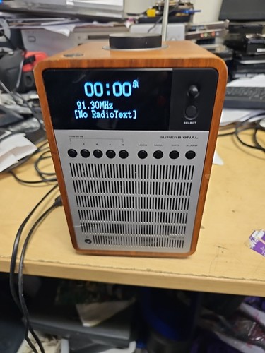 Revo supersignal radio - –,