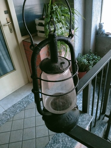Antica lanterna petrolio - a,
