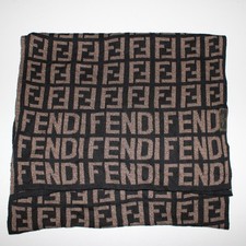 Sciarpa invernale FENDI