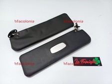 Entrambe le alette parasole