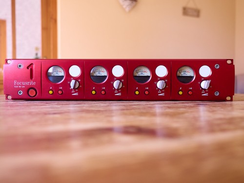 Focusrite red high - 1,
