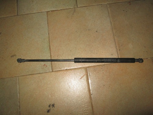 Ammortizzatore cofano
