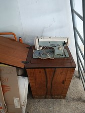 Macchina da cucire elettrica con mobile