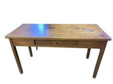 Originale rustico tavolo da