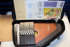 Autoharp by Oscar Schmidt 21