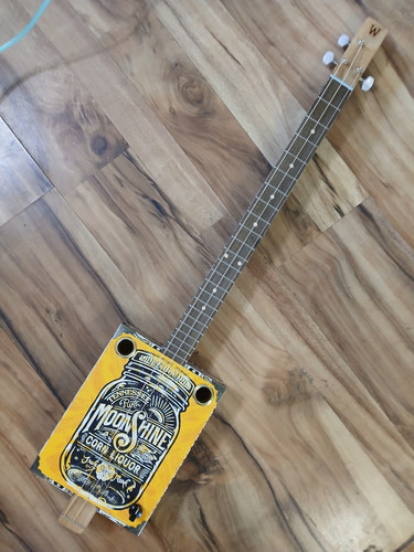 Weeklyhouse cigar box guitar - box,