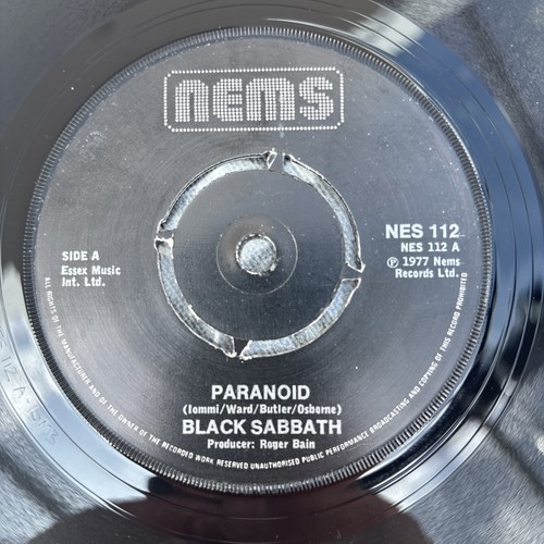 Black sabbath paranoid - black,
