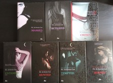 I Primi 7 Libri della SAGA "LA CASA DELLA NOTTE" di P.C & KRISTIN CAST 