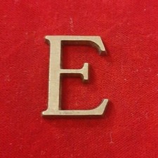 LETTERA E - in OTTONE BRUNITO - Piccola, da monumento - VINTAGE