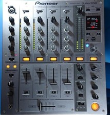 Pioneer DJM-700 DJ Mixer