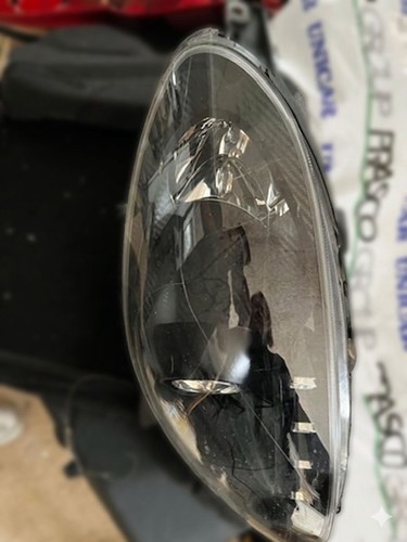 Faro anteriore destro