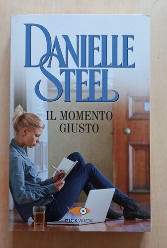 Libro romanzo momento - romanzo,