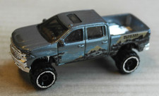 Hot Wheels 2019 Chevy Silverado Trail Boss LT Pickup blu spazio metallizzato HW auto '19