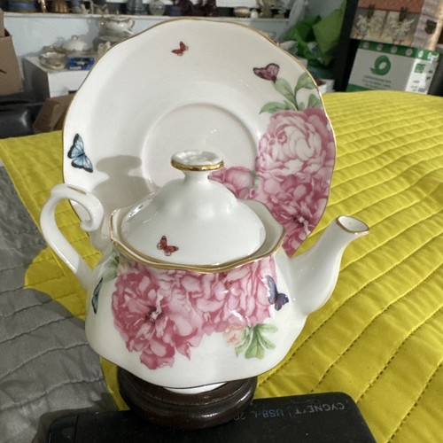 Royal albert bone china - royal,