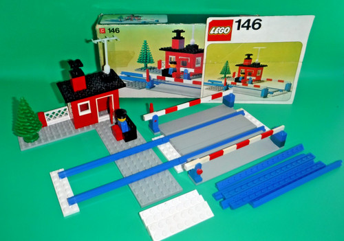 Lego 146 level crossing 1976 - lego,