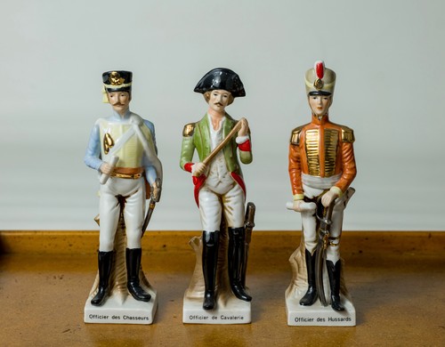 Figurines porcelaine soldat - 3,