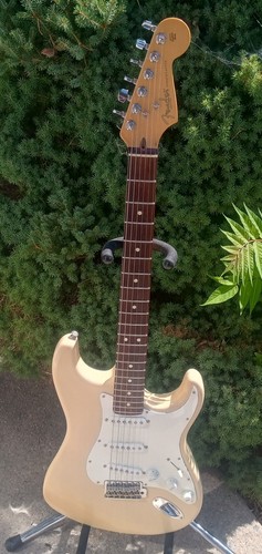 American fender stratocaster - american,