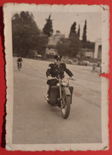 FOTO FIRENZE VIGILE URBANO SU MOTO GUZZI  IN SERVIZIO ANNI 40 C. ( L. F. )