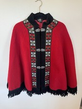 Vintage Fjord Red Cape Nordic