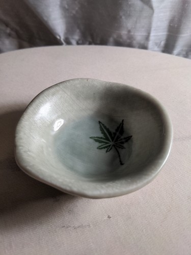 Posacenere ceramica foglie - in,