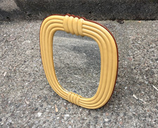 Elegante specchio da tavolo in