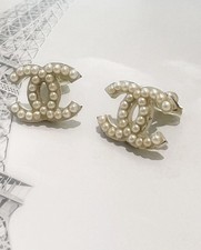 Autentici orecchini Chanel CC