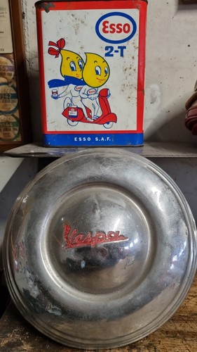 Borchia vespa anni - borchia, 50